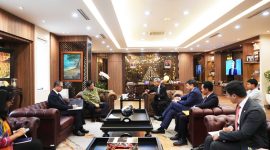 Dalam kunjungan kerjanya ke Indonesia, Menteri Luar Negeri Singapura Vivian Balakrishnan bertemu dengan Menteri Koordinator Bidang Perekonomian Airlangga Hartarto di Kantor Kementerian Koordinator Bidang Perekonomian, Selasa (23/4/2024). Foto: Humas Ekon