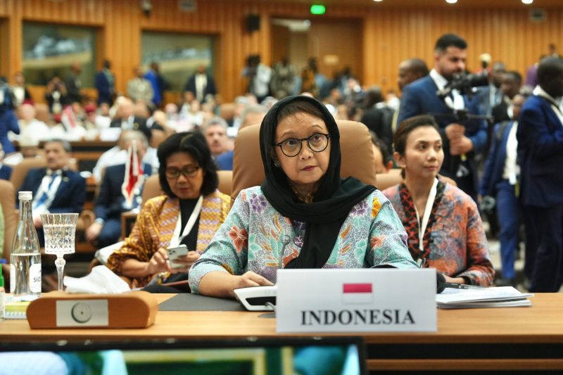 Menteri Luar Negeri RI Retno Marsudi dalam Konferensi Tingkat Tinggi (KTT) OKI di Banjul, Gambia, Sabtu (4/5/2024). Foto: kemlu.go.id