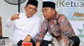 Menteri Koordinator Bidang Pembangunan Manusia dan Kebudayaan (Menko PMK) RI Muhadjir Effendy dan Gubernur Kepri Ansar Ahmad menghadiri halal bihalal Pengurus Wilayah Muhammadiyah Provinsi Kepri di Masjid Hamka, Batu Aji, Kota Batam, Minggu (5/5/2024). Foto: Diskominfo Kepri