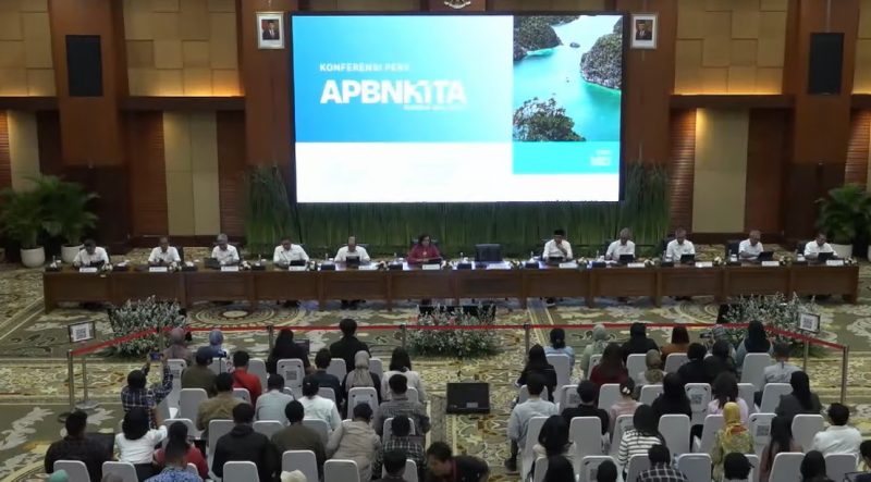 Kementerian Keuangan (Kemenkeu) mencatat Anggaran Pendapatan dan Belanja Negara (APBN) pada akhir April 2024 mengalami surplus sebesar Rp75,7 triliun atau atau 0,33 persen terhadap Produk Domestik Bruto (PDB). Foto: INFOPUBLIK
