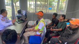 Dalam rangka memastikan pelayanan dan meningkatkan pemahaman SDM Juru Parkir yang ada di Kota Tanjungpinang, Dinas Perhubungan (Dishub) Kota Tanjungpinang menjelaskan bahwa bimbingan teknis kepada Juru Parkir yang berada dibawah pembinaan UPTD Perparkiran selalu dilaksanakan. Foto: Diskominfo Tanjungpinang
