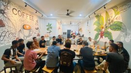 Rapat pengurus BPD KKSS Kota Batam, Selasa (14/5/24) malam, di Dil Div Cafe Batam Centre, Kota Batam. Foto: INIKEPRI.COM