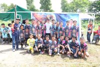 Wakil Wali Kota Batam Amsakar Achmad saat menutup turnamen sepak bola 