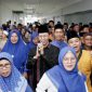 Wakil Wali Kota Batam Amsakar Achmad saat melepas keberangkatan jama'ah haji dari Pulau Terung. Foto: INIKEPRI.COM