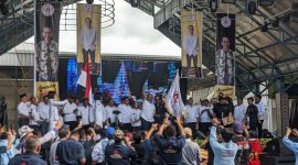 Pengukuhan Tim Amsakar Achmad di Pakuba. Foto: INIKEPRI.COM