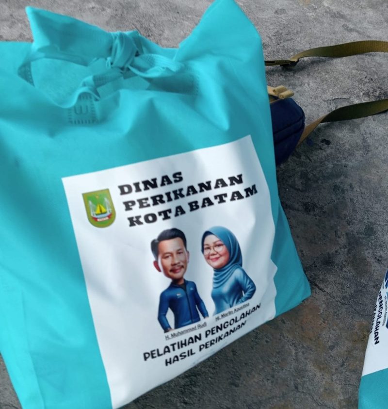 Goodie bag pelatihan pengolahan hasil perikanan di Belakangpadang. Foto: INIKEPRI.COM