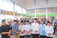 Sekretaris Daerah Kota Tanjungpinang, Zulhidayat,S.Hut, secara resmi melepas Kafilah Kota Tanjungpinang untuk mengikuti Musabaqah Tilawatil Qur'an dan Hadist (MTQH) X, tingkat Provinsi Kepulauan Riau, di Ruang Tunggu Pelabuhan Sri Bintan Pura, Minggu (19/5/2024). Foto: Diskominfo Tanjungpinang