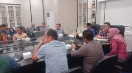 Rapat akhir pemberangkatan Jamaah Calon Haji Kota Tanjungpinang tahun 2024, di ruang rapat Engku Putri Raja Hamidah, kantor wali kota Tanjungpinang, Kepri, Kamis (2/5/2024). Foto: Diskominfo Tanjungpinang