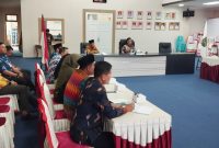 Sekretaris Daerah (Sekda) Kota Tanjungpinang, Zulhidayat, memimpin rapat checking akhir Musabaqah Tilawatil Quran dan Hadis (MTQH) X tingkat Provinsi Kepulauan Riau (Kepri) tahun 2024 di Kota Batam, Kamis (16/5/2024). Foto: Diskominfo Kepri