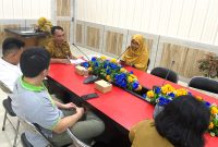 Dinas Perdagangan dan Perindustrian (Disdagin) Kota Tanjungpinang mengundang para distributor pangan di Kota Tanjungpinang untuk membahas ketersediaan dan kenaikan sejumlah bahan pangan. Foto: Diskominfo Tanjungpinang