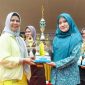 Ketua TP-PKK Provinsi Kepulauan Riau Hj. Dewi Kumalasari Ansar secara resmi membuka Festival Kuliner dan Lomba Masak Ikan Tahun 2024 yang berlangsung di Pantai Tanjung Tili, Sei Enam Kijang, Kabupaten Bintan, Jumat (7/6/2024). Foto: Diskominfo Kepri