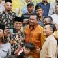 Gubernur Kepulauan Riau, H. Ansar Ahmad melanjutkan kegiatan silaturahmi di Kota Batam pada Selasa (18/6/2024) dengan masyarakat di Perumahan Pancur Biru Lestari 2, Sei Beduk dengan didampingi oleh Ketua TP-PKK, Tim Percepatan Pembangunan Kepri, dan para Kepala OPD. Foto: Diskominfo Kepri