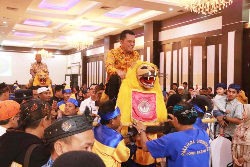 Gubernur Kepri Ansar Ahmad menghadiri kegiatan silaturahmi dan ramah tamah bersama warga  dan para Pengurus Paguyuban Pasundan Kepri,  bertempat di Restoran Golden Prawn, Bengkong, Kota Batam, Sabtu (1/6/2024).  Foto: Diskominfo Kepri