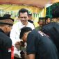 Gubernur Kepulauan Riau H. Ansar Ahmad didampingi Tim Percepatan Pembangunan, Pejabat Fungsional Utama, dan beberapa Kepala OPD bersilaturahmi bersama masyarakat Kampung Melayu, Nongsa, Batam, Minggu (23/6/2024) malam. Foto: Diskominfo Kepri