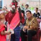 Gubernur Kepri Ansar Ahmad kembali mendapatkan sambutan hangat saat menghadiri silaturahmi dengan masyarakat Kavling Seroja Dapur 12 Kelurahan Sei Pelunggut Kecamatan Sagulung Kota Batam, Sabtu (15/6/2024). Foto: INIKEPRI.COM