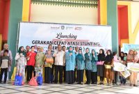 Ketua TP-PKK Provinsi Kepulauan Riau Hj. Dewi Kumalasari Ansar secara resmi meluncurkan Gerakan Cepat Atasi Stunting (Gercep Anting) di Pendopo Rumah Dinas Bupati Karimun, Kamis (13/6/2024). Foto: Diskominfo Kepri