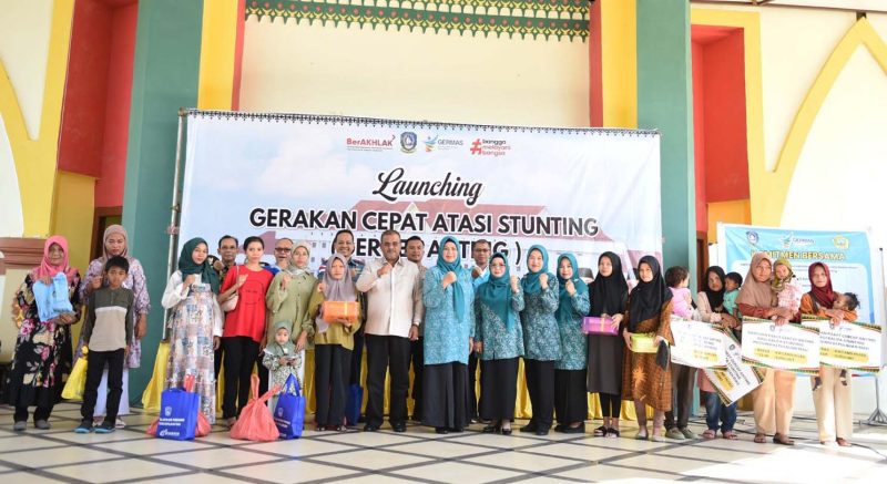 Ketua TP-PKK Provinsi Kepulauan Riau Hj. Dewi Kumalasari Ansar secara resmi meluncurkan Gerakan Cepat Atasi Stunting (Gercep Anting) di Pendopo Rumah Dinas Bupati Karimun, Kamis (13/6/2024). Foto: Diskominfo Kepri