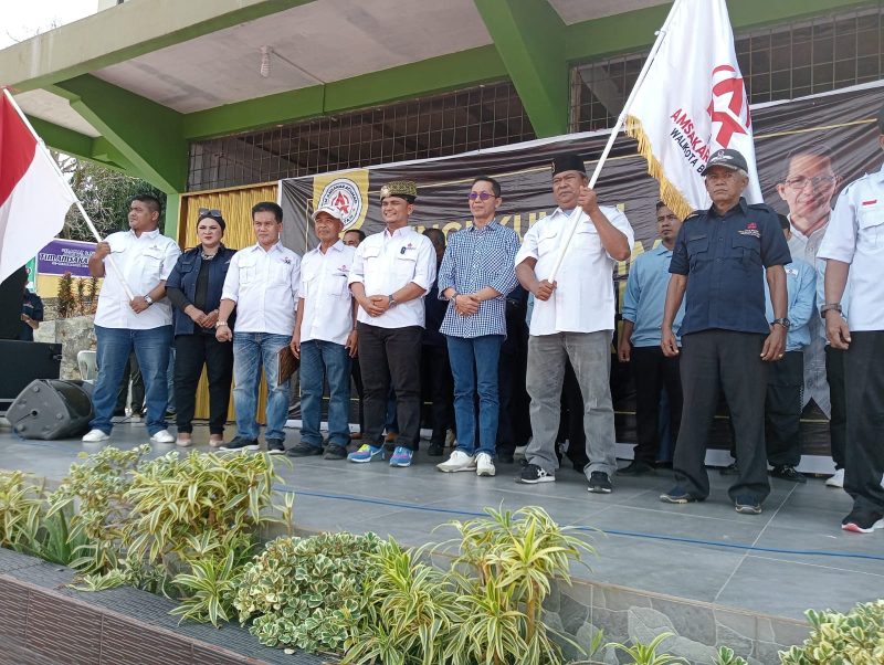 Amsakar Achmad saat hadir di pengukuhan Tim Amsakar Achmad se-Kecamatan Belakangpadang. Foto: INIKEPRI.COM