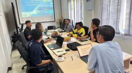 PT Nusantara Turbin dan Propulsi (NTP), anak usaha dari PT Dirgantara Indonesia, melakukan kegiatan _benchmarking_ ke Pembangkit Listrik Tenaga Gas (PLTG) _Mobile Power Plant_ (MPP) Air Anyir, Bangka dengan kapasitas 4 x 25 MW. _Benchmarking_ yang dilakukan oleh PT NTP ini bertujuan untuk mempelajari pengelolaan operasi Ekselen serta sistem pembakaran yang dapat beroperasi dengan _dual fuel system_ di unit MPP PLTG Air Anyir. Foto: PLN Batam untuk INIKEPRI.COM