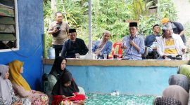 Wakil Wali Kota Batam, Amsakar Achmad menghadiri kegiatan taklim Akbar bulanan sekaligus bersilaturahmi dengan Ibu-Ibu Majelis Taklim di Masjid Tembesi Bengkel. Foto: INIKEPRI.COM