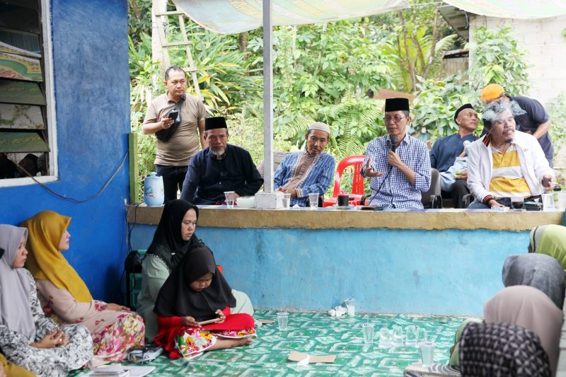 Wakil Wali Kota Batam, Amsakar Achmad menghadiri kegiatan taklim Akbar bulanan sekaligus bersilaturahmi dengan Ibu-Ibu Majelis Taklim di Masjid Tembesi Bengkel. Foto: INIKEPRI.COM