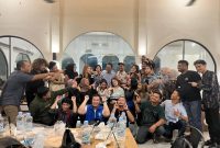 Amsakar Achmad berfoto bersama dengan konten kreator dan influencer se-Kota Batam. Foto: INIKEPRI.COM