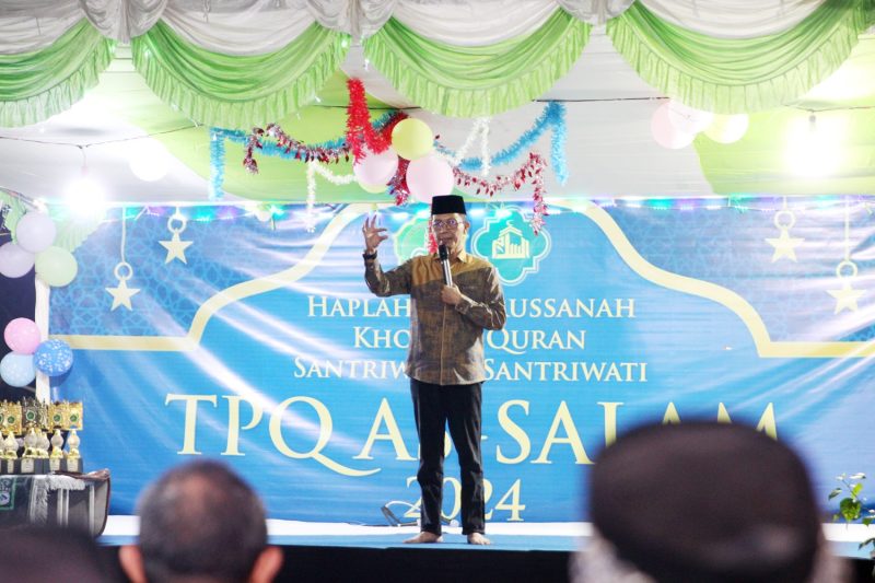 Wakil Wali Kota Batam Amsakar Achmad hadir di Haflah Khotmil Quran TPQ As-Salaam. Foto: INIKEPRI.COM