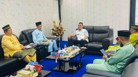 Penjabat (Pj) Wali Kota Tanjungpinang, Andri Rizal, menerima kunjungan silaturahmi dari Kepala Kantor Badan Pertanahan Nasional (BPN) Tanjungpinang, Bambang, di ruang kerja Wali Kota, kantor Wali Kota Tanjungpinang, Kepulauan Riau, Jum'at (14/6/2024). Foto: Diskominfo Tanjungpinang