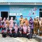 Ketua TP-PKK Provinsi Kepulauan Riau Hj. Dewi Kumalasari Ansar secara resmi meluncurkan dua program penting di Kabupaten Bintan, yaitu Gerakan Sayang Ibu Anak (Gesa Buana) dan Posyandu Holistik Integrasi serta Intervensi Serentak Pencegahan Stunting. Peluncuran dua program tersebut dilaksanakan di Posyandu Melati Indah, Toapaya, Bintan (11/6/2024). Foto: Diskominfo Kepri