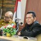 Gubernur Kepulauan Riau H. Ansar Ahmad memimpin Rapat Evaluasi Pelaksanaan Kegiatan Pembangunan di Lingkungan Provinsi Kepulauan Riau yang berlangsung di Ruang Rapat Utama, Lantai IV Kantor Gubernur Kepri, Dompak, Senin (10/6/2024). Foto: Diskominfo Kepri