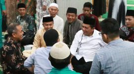 Gubernur Kepulauan Riau H. Ansar Ahmad menyapa hangat warga Kampung Tua Tanjung Sengkuang, Batam, Minggu (30/6/2024). Foto: Diskominfo Kepri