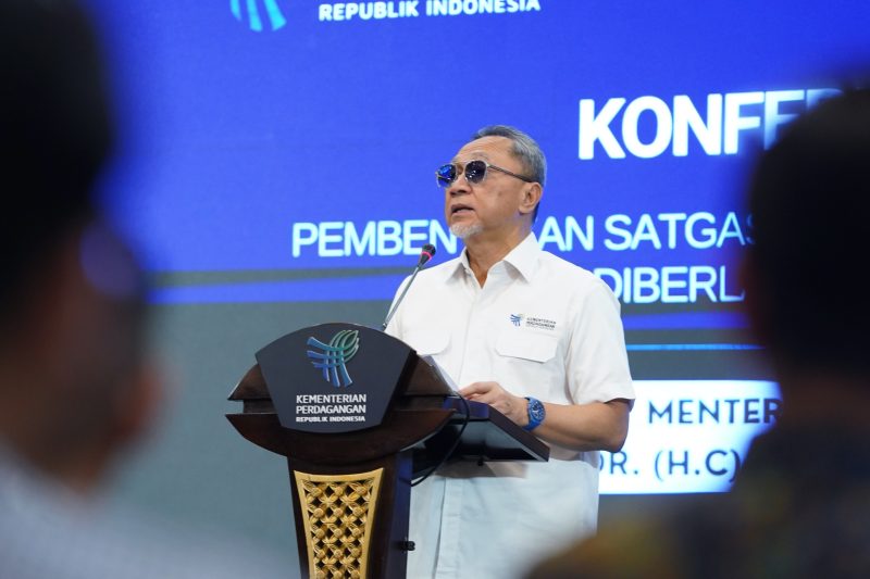 Menteri Perdagangan, Zulkifli Hasan saat konferensi pers pada Jumat (19/7/2024). Foto: Kemendag