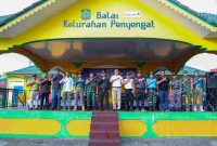 Penjabat (Pj.) Wali Kota Tanjungpinang, Andri Rizal, membuka kegiatan Karya Bakti yang digelar di Pulau Penyengat, Jum'at (19/7/2024). Foto: Diskominfo Tanjungpinang