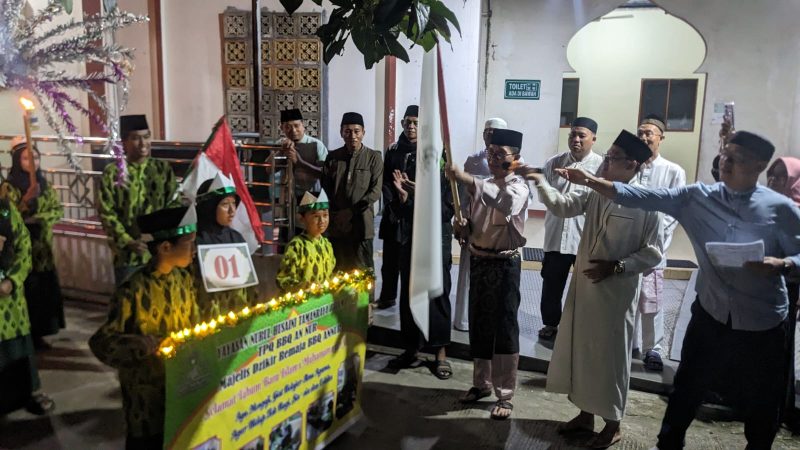 Wakil Wali Kota Batam Amsakar Achmad melepas pawai obor. Foto: INIKEPRI.COM