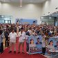Sebanyak 1300 relawan Ahmad Surya menggelar deklarasi untuk mendukung pasangan Amsakar Achmad dan Li Claudia Chandra sebagai calon Walikota dan Wakil Walikota Batam pada Pemilihan Kepala Daerah (Pilkada) 2024. Acara ini berlangsung pada Minggu, 7 Juli 2024, di Gedung Graha Pena, Batam Center. Foto: INIKEPRI.COM