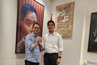 Amsakar Achmad dan Ketua Umum PSI Kaesang Pangarep. Foto: INIKEPRI.COM