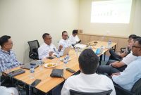 PT PLN Batam bersilaturahmi dengan Asosiasi Pengusaha Indonesia (Apindo) Kota Batam dan Kepri di Menara Aria Harbour Bay, Batam. Sekretaris Perusahaan PT PLN Batam, Zulhamdi bersama Manager Komunikasi dan TJSL Bukti Panggabean disambut langsung oleh Stanly Rocky Ketua DPP Apindo Kepulauan Riau dan Rafki Rasyd DPK Apindo Kota Batam. Foto: PLN Batam untuk INIKEPRI.COM