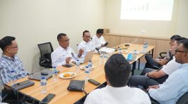PT PLN Batam bersilaturahmi dengan Asosiasi Pengusaha Indonesia (Apindo) Kota Batam dan Kepri di Menara Aria Harbour Bay, Batam. Sekretaris Perusahaan PT PLN Batam, Zulhamdi bersama Manager Komunikasi dan TJSL Bukti Panggabean disambut langsung oleh Stanly Rocky Ketua DPP Apindo Kepulauan Riau dan Rafki Rasyd DPK Apindo Kota Batam. Foto: PLN Batam untuk INIKEPRI.COM