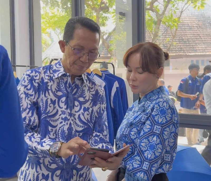 Amsakar Achmad dan Li Claudia Chandra. Foto: Tangkapan Layar