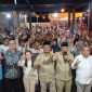 Masyarakat Kecamatan Batu Aji menyatakan komitmennya untuk memenangkan Li Claudia Chandra sebagai Wakil Walikota Batam dalam acara Deklarasi dan Silaturahmi relawan Rudi ST, Iman Sutiawan, dan Capt Luther Jansen, Kamis (18/07/2024) malam, di Hotel OS Tanjung Uncang. Foto: INIKEPRI.COM