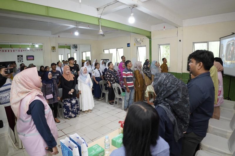PT PLN Batam terus mendukung tumbuh kembang anak Indonesia, khususnya di wilayah Batam. Kali ini, bertepatan dengan momen peringatan Hari Anak Nasional tahun 2024, PLN Batam melalui Srikandinya melaksanakan Program Srikandi Movement dengan tema “Membangun Energi Masa Depan dengan Penguatan Literasi Digital pada Anak” di SMPN 31 Batam, Selasa (23/7). Foto: PLN Batam untuk INIKEPRI.COM