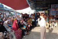 Li Claudia Chandra (LCC) Calon Wakil Walikota Batam bersilaturahmi dengan masyarakat Sei panas, Kecamatan Batam kota. Foto: INIKEPRI.COM