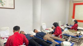 Dalam rangka meningkatkan kepedulian sosial di lingkungan kerja, PT PLN Batam menggelar kegiatan donor darah di Kantor Korporat PLN Batam, Selasa (30/7/2024). Foto: INIKEPRI. COM