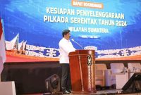 Menteri Bidang Politik Hukum dan Keamanan (Menko Polhukam) RI, Hadi Tjahjanto, Menegaskan bahwa Stabilitas Politik Hukum dan Keamanan Penting Ditegakkan dalam Pilkada Serentak di Wilayah Sumatra, Medan, Sumatra Utara, Rabu, (10/7/2024). Foto. Humas Kemenko Polhukam RI.