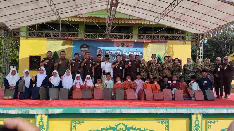 Dinas Kependudukan dan Pencatatan Sipil (Disdukcapil) Tanjungpinang menggandeng Kejaksaan Tinggi (Kejati) Kepulauan Riau untuk penyaluran Kartu Identitas Anak (KIA). Foto: Diskominfo Tanjungpinang