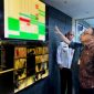 Menteri Komunikasi dan Informatika (Menkominfo), Budi Arie Setiadi, memastikan keamanan siber telah diperkuat di Data Center (DC) Temporer Pusat Data Nasional Sementara (PDNS) Dua, Tangerang Selatan, Provinsi Banten, melalui inspeksi mendadak (sidak) ke lokasi. Foto: Humas Kominfo