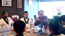 Menkominfo Budi Arie Setiadi bersama jajaran PB HMI di Kantor Kominfo. Foto: Humas Kominfo