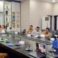 Pemerintah Kota (Pemko) Tanjungpinang turut serta dalam rapat koordinasi (rakor) langkah kongkret pengendalian inflasi di daerah. Rakor ini digelar Kementerian Dalam Negeri (Kemendagri) secara hybrid, di gedung Sasana Bhakti Praja, Jakarta Pusat, Senin (8/7/2024). Foto: Diskominfo Tanjungpinang
