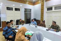 Pemerintah Kota Tanjungpinang
kembali menggelar rapat koordinasi bersama Tim Pengendalian Inflasi Daerah bulan Juli 2024, Kamis (11/7/2024) bertempat di Ruang Rapat Raja Haji Fisabillilah, Kantor Wali Kota Tanjungpinang. Foto: Diskominfo Tanjungpinang