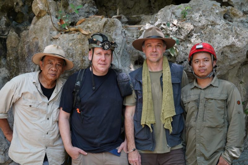 Tim peneliti BRIN yang berhasil temukan lukisan tertua di Indonesia. Foto: BRIN